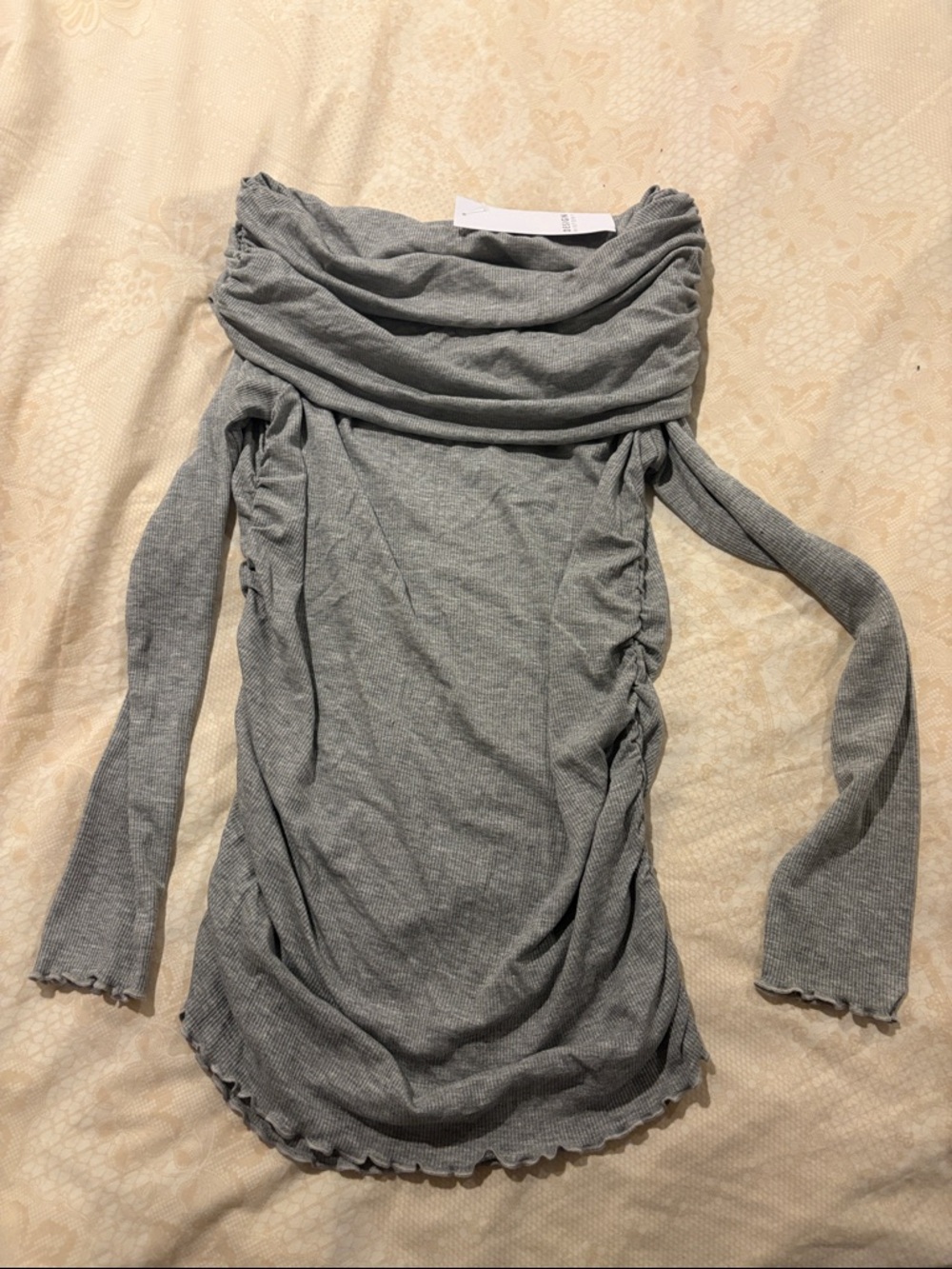 Design History Gray Off-Shoulder Long Sleeve Top